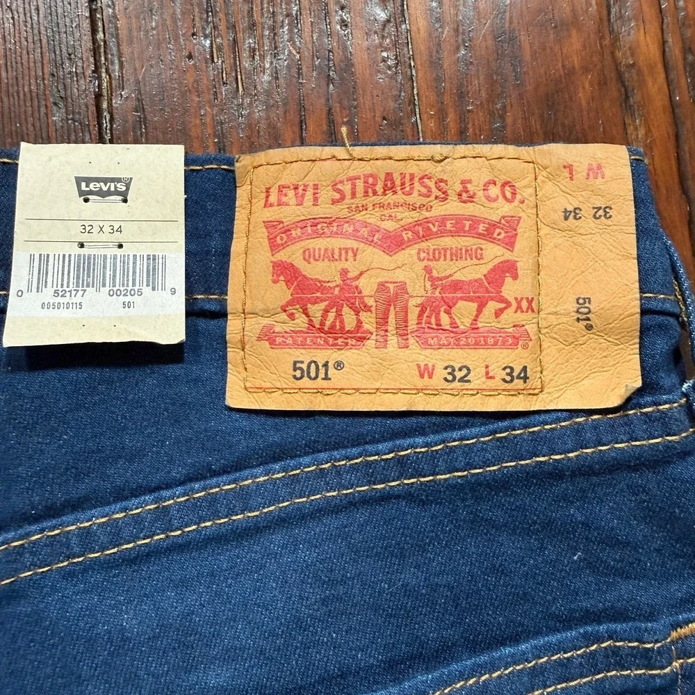 Levis 501 Jeans Mens 32x34 Blue Faded Straight Leg Button Fly‎ Whiskers NWT